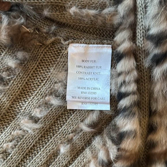 Love Token Rabbit fur vest w/ front pockets - Picture 4 of 5